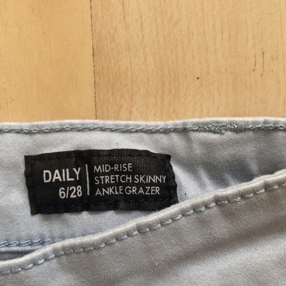 Pants - Picture 4 of 6